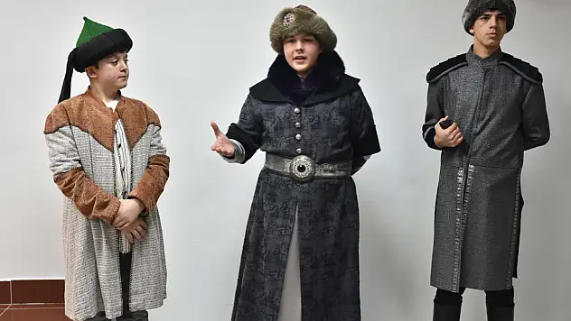 Konya'da sınıflara 'sultan' girdi! Öğrencilerden ahilik dersi...