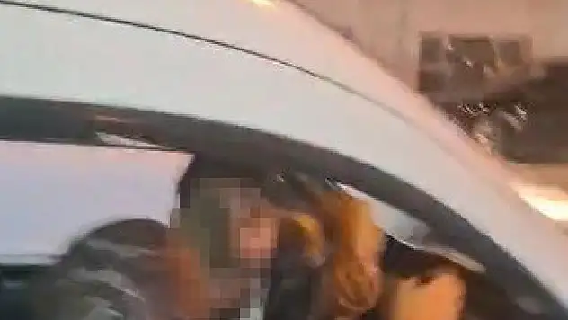 Konya'da skandal görüntüler! Önce araçtan vurdu, sonra inip yumrukladı