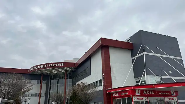 Konya'da tır ve 2 otomobil zincirleme kazaya karıştı!