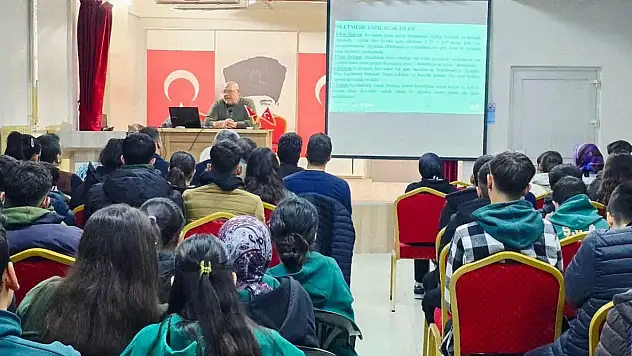Konya'da TÜBİTAK rüzgarı! Liseliler sordu bilim dünyası yanıtladı