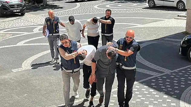 Konya'da uyuşturucu tacirlerine darbe! 4 kişi tutuklandı!