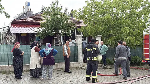 Konya'da yangın çıkan ev kullanılamaz hale geldi