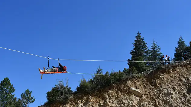Konya'da zamana karşı yarış! Metrelerce yükseklikten yaralı tahliyesi...