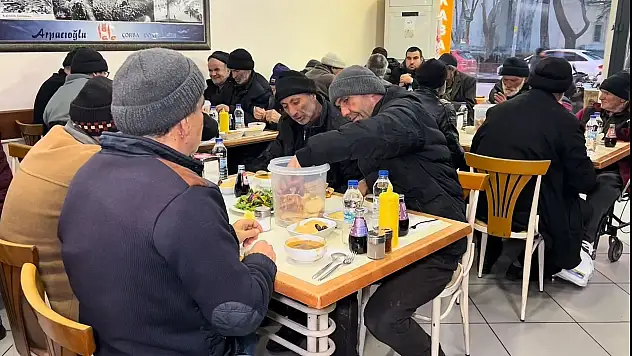 Konya'daki o lokantada iftar yapmak sadece 80 TL!