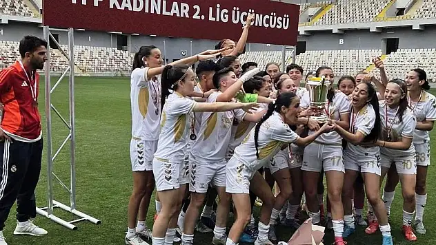 Konya ekibinden büyük başarı! Gelecek sezon 1.Lig'de mücadele edecek