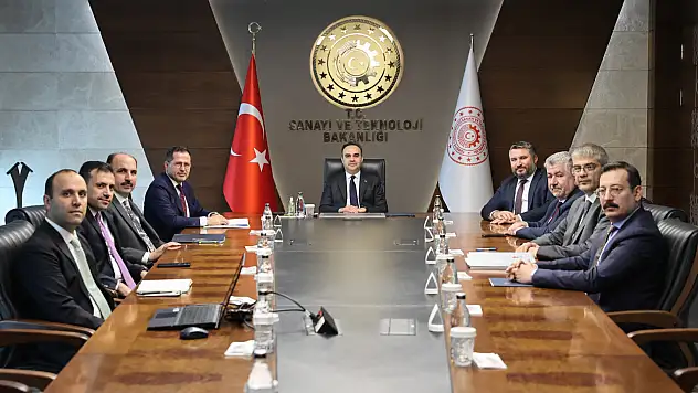 Konya heyeti Bakan Kacır'ı ziyaret etti
