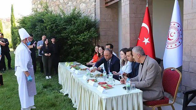 Konya huzurevinde lezzet şöleni! Çınarlar kıyasıya yarıştı