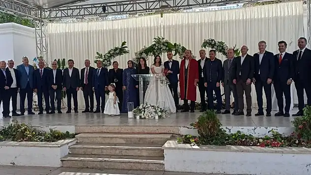 Konya iş dünyasının önemli ismi oğlunu evlendirdi
