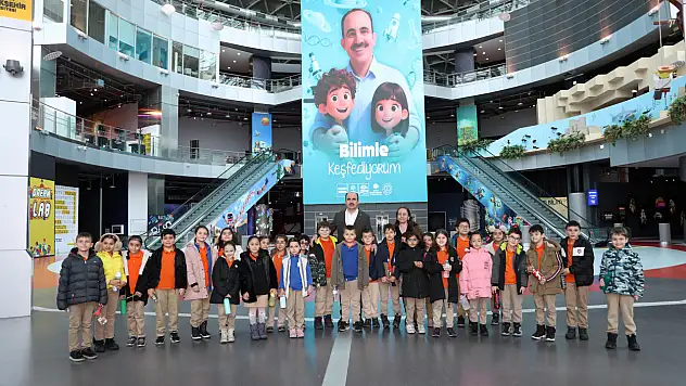 Konya'nın bilim ateşi ilçelerde yanıyor: 14 bin çocuk keşfetmeye geliyor!