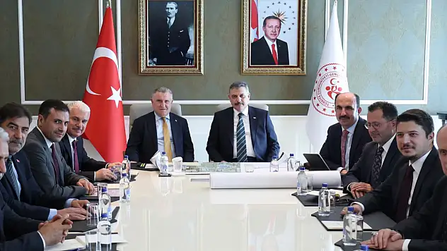 Konya'nın gençlik ve spor yatırımları Ankara'da ele alındı!