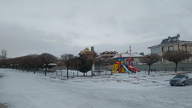 Konya'nın ilçelerine mevsimin ilk karı yağdı