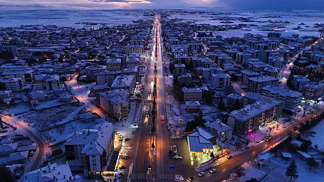 Konya'nın ilçesi beyaza büründü