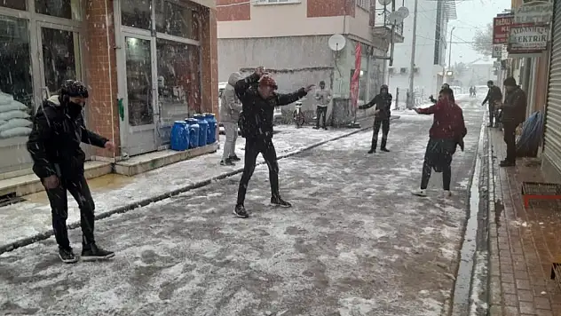 Konya'nın o ilçesi beyaz örtüyle kaplandı
