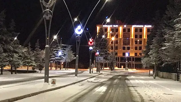 Konya'nın o ilçesine mevsimin ilk karı yağdı