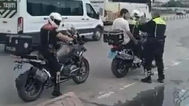 Konya polisi YKS'ye girecek öğrencilerin imdadına yetişti! Adeta zamanla yarıştılar