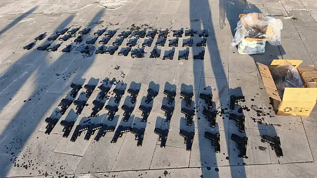 Konya polisinden kaçak silah operasyonu: 70 ele geçirildi