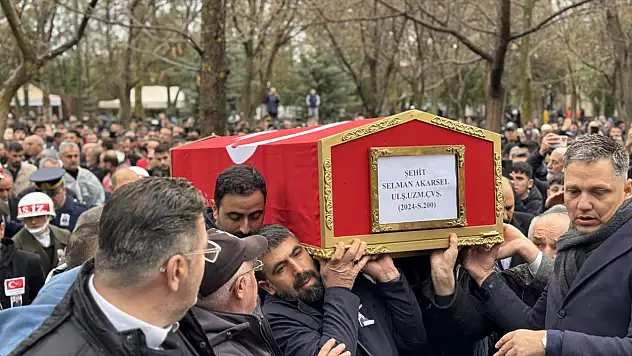 Konya şehidine ağladı! Selman Akarsel son yolculuğuna uğurlandı!
