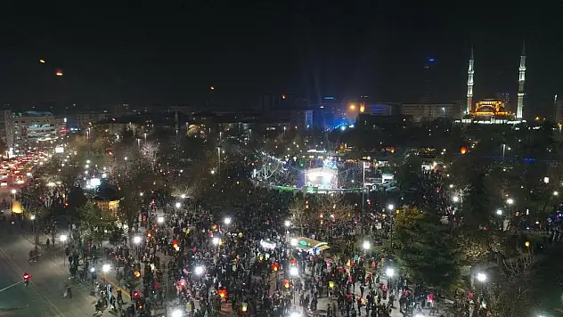 Konya Sokaklarında Fener Alayı Coşkusu!