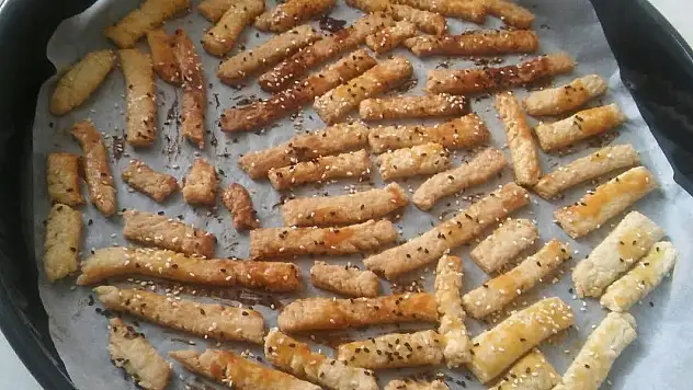 Konya usulü lezzetli yağlı gevrek yapmanın püf noktası. Birçok kişi pastaneden almayacak