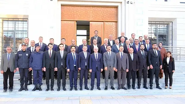 Konya Valisi İbrahim Akın, Karapınar'da esnaf ve muhtarlarla buluştu
