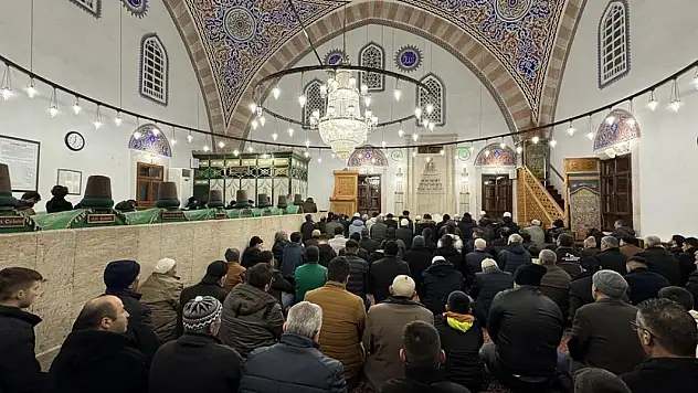 Konya ve çevre illerde Regaip Kandili dualarla idrak edildi