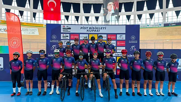 Konya Veledromu'nda 200 bisikletçi pisti test etti