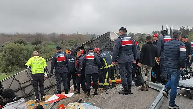 Konya'ya iki ateş birden düştü! Korkunç kazada ölen anne kızın cenazeleri getirildi