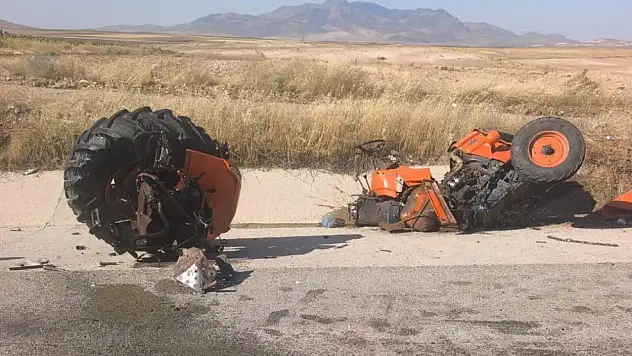 Konya yolunda korkunç kaza! İkiye bölünen traktörden bu halde çıktılar!