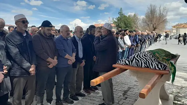 Konya yolundaki kazada hayatını kaybeden çocuğa acı veda!