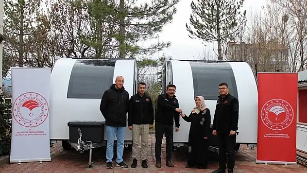Konya'da 2 çiftçiye hibeli karavan verildi