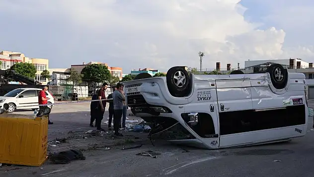 Konya'da 2 servis minibüsü çarpıştı: 7 yaralı