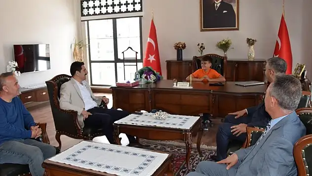 Konya'da 23 Nisan Bayramı'nda makam koltuğu minik Alper'in!