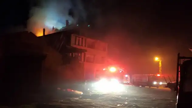 Konya'da 3 katlı evde korkutan yangın