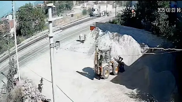 Konya'da 3 Kişinin Öldüğü Kaza Sonrası Mahalleli Yolu Kapattı!