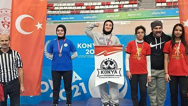 Konya'da 3 lise öğrencisi derece elde etti