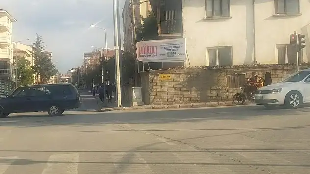 Konya'da 5 kişinin aynı motosikletteki tehlikeli yolculuğu