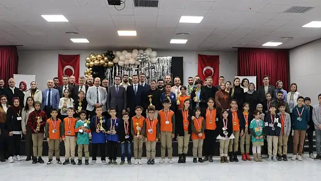 Konya'da akıl ve zeka oyunları yarışması düzenlendi