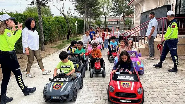 Konya'da anaokul öğrencilerine trafik eğitimi verildi!