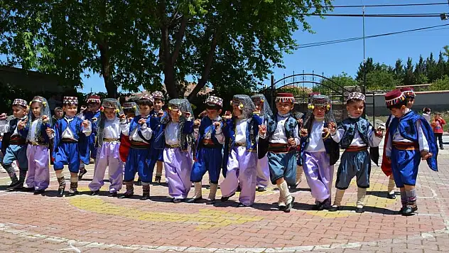 Konya'da anaokulu öğrencilerinden Anneler Günü etkinliği