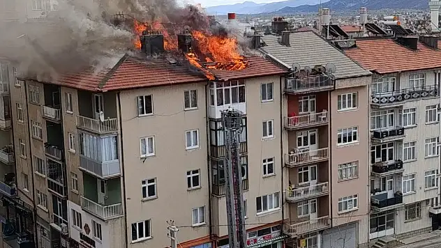 Konya'da apartmanda çıkan yangın korkuttu!