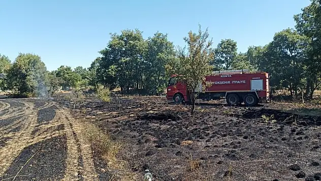 Konya'da arpa ekili alanda çıkan yangın söndürüldü