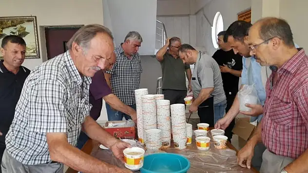 Konya'da aşure kazanları kaynamaya devam ediyor
