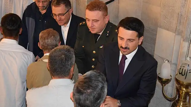 Konya'da bayram namazında vatandaşlar camilere akın etti
