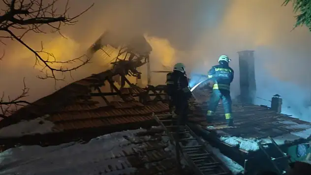 Konya'da bir evde çıkan yangın hasara neden oldu