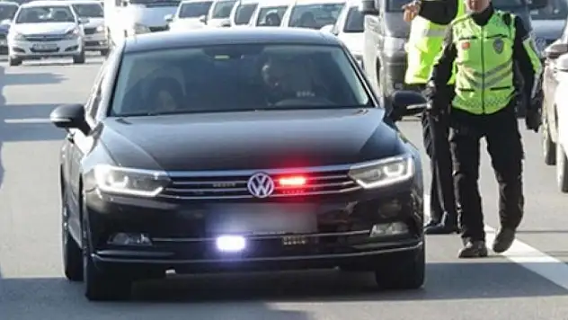 Konya'da çakar kullanan sürücüye 276 bin lira ceza kesildi