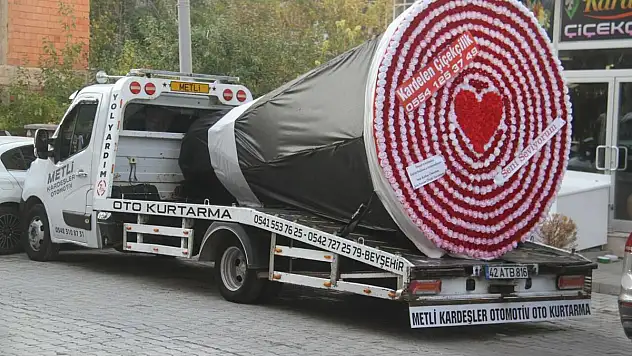 Konya'da Çekici Araç Değil, Çiçek Taşıdı!