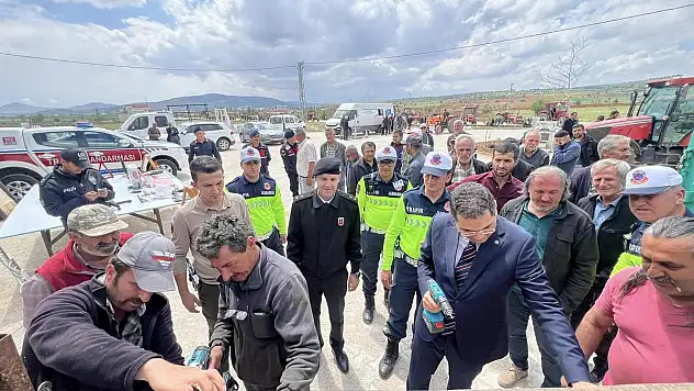 Konya'da çiftçilere reflektör dağıtıldı