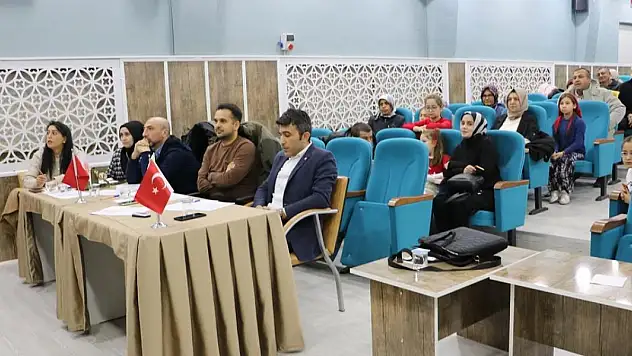 Konya'da Çocuklar İstiklal Marşı'nı Güzel Okumak Yarıştı!
