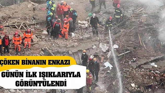 Konya'da çöken binanın enkazı günün ilk ışıklarıyla görüntülendi