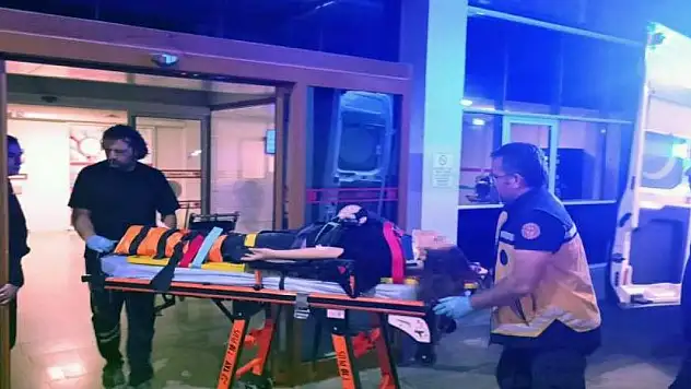 Konya'da devrilen motosikletin sürücüsü genç kadın yaralandı